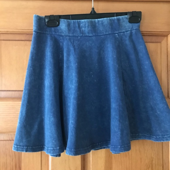 H&M Maroon High Waist Skater Skirt Sheen